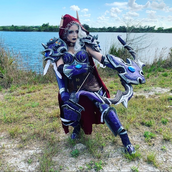 Meet your Posher, Lady Gloomweaver 🖤 - Picture 10 of 17